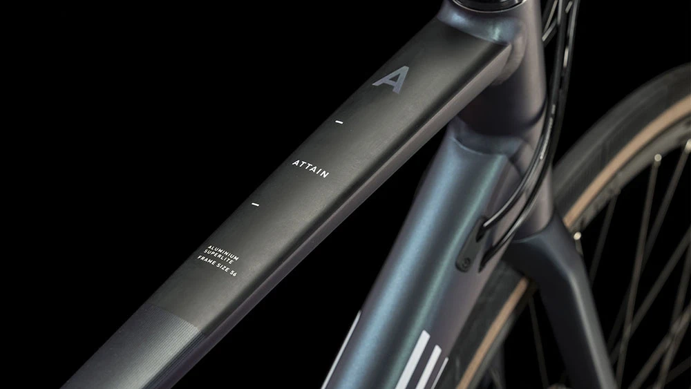 Cube Attain Deepblue´n´white 5 Cube Attain Deepblue´n´white – Bild 3